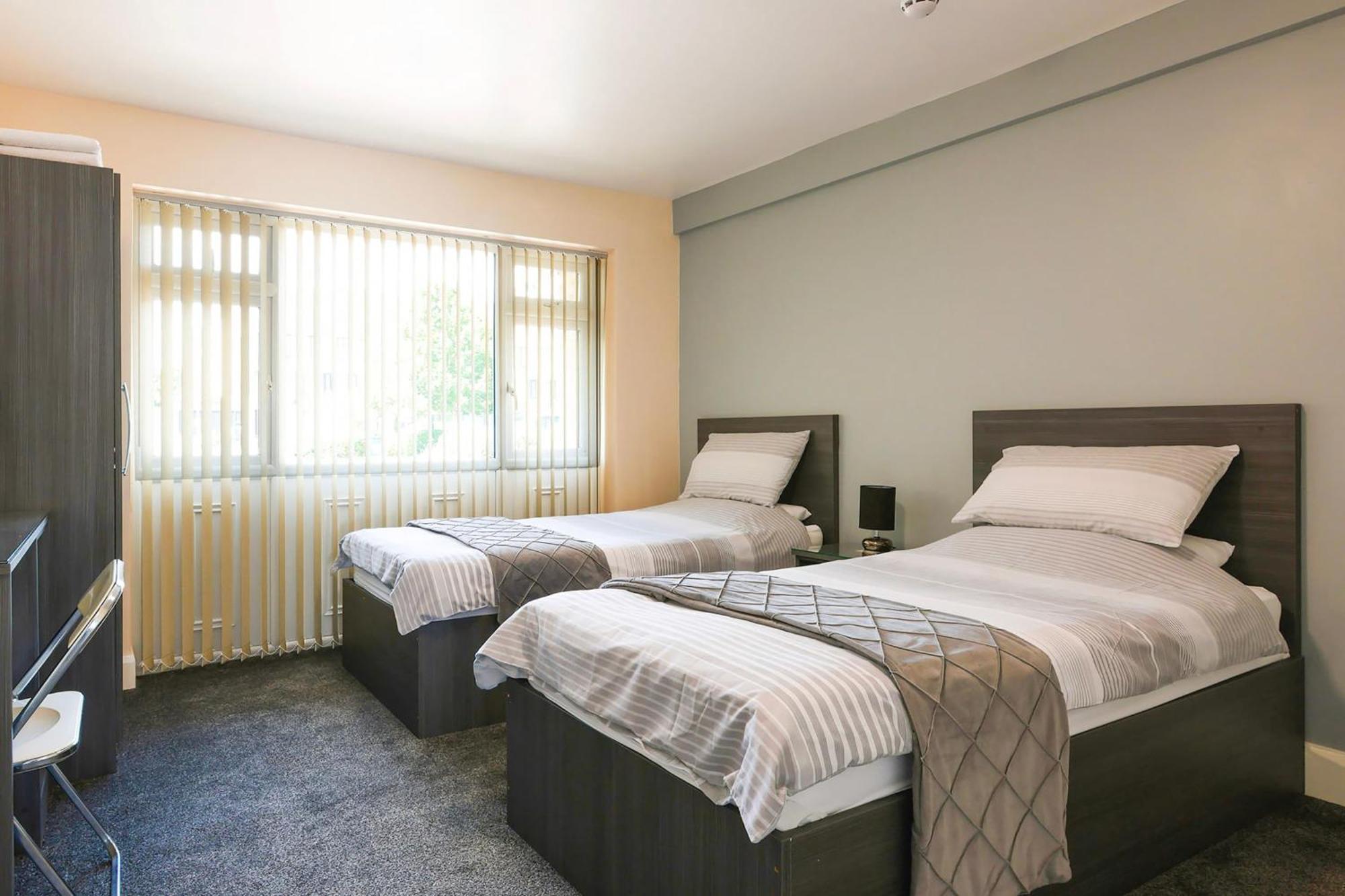 Oyo Honeycroft Lodge Аксбридж Экстерьер фото