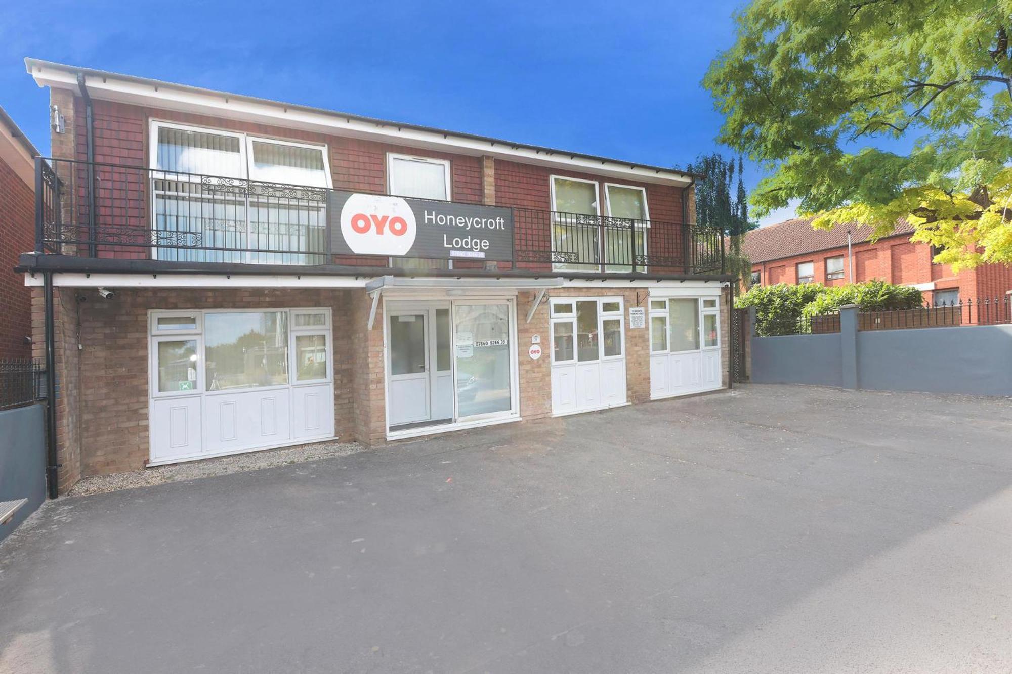 Oyo Honeycroft Lodge Аксбридж Экстерьер фото